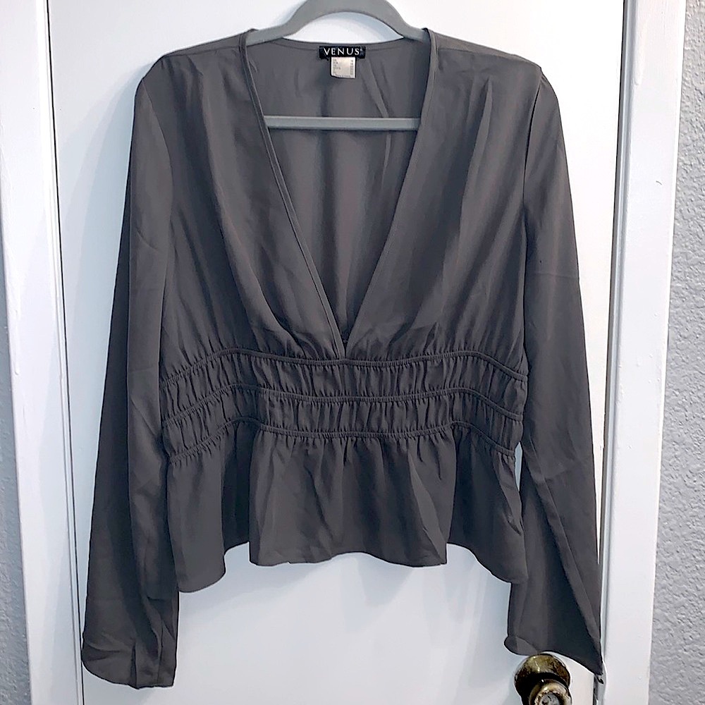 Venus - Gray Blouse